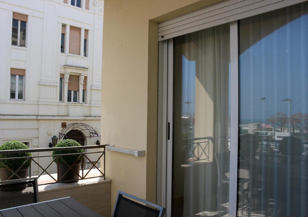 Bmp Apartment Atmosphere 2 Centrale, Vista Mare, Parcheggio Riccione Kültér fotó